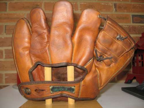 Eddie Stanky Stall & Dean 8201 Back